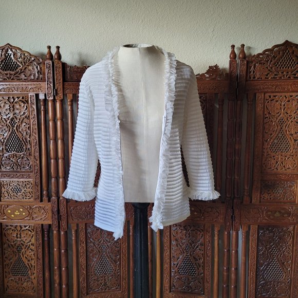 Ruffled Ribbed Sheer Zippered White Blouse - Picture 4 of 15